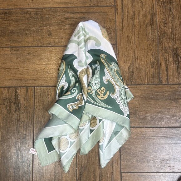 Vintage Chinese Hai Yan 100% Silk Green and Gold Beijing 29" Square Scarf - Picture 9 of 16